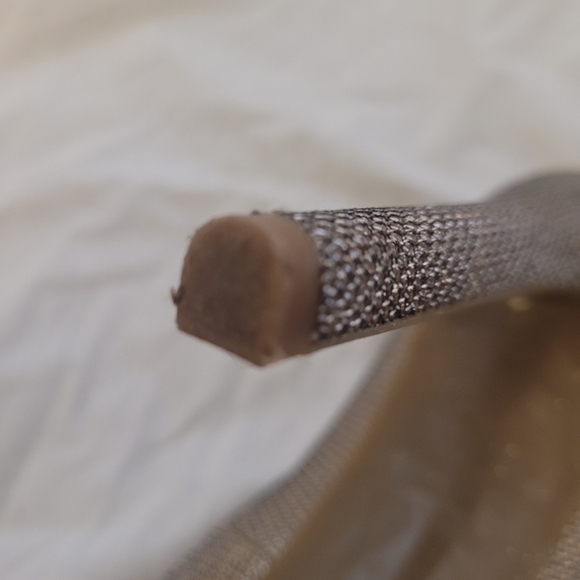 Guess Shoes - Picture 3 of 5